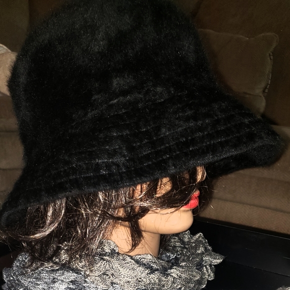 SOLD-Vintage black Kangol hat - Picture 4 of 11